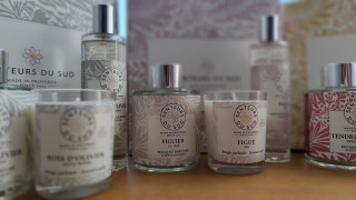 Coffret cadeau, bougie, parfum pour la maison, bouquet aromatique aux senteurs du Sud en vente à la boutique de l'Office de Tourisme de Martigues