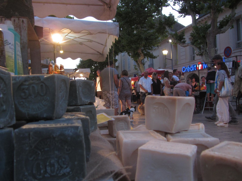 Le marché nocturne à Martigues