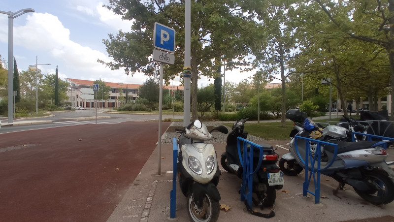 Les parkings à deux roues Martigues