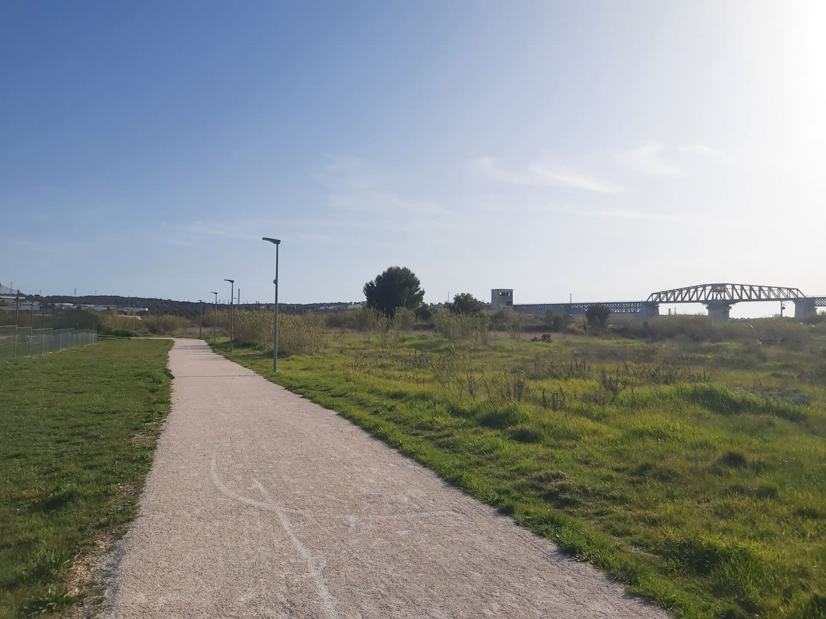 The greenway from the city center to Croix-Sainte_Martigues - © Otmartigues / VictoriaG The greenway from the city center to Croix-Sainte_Martigues
