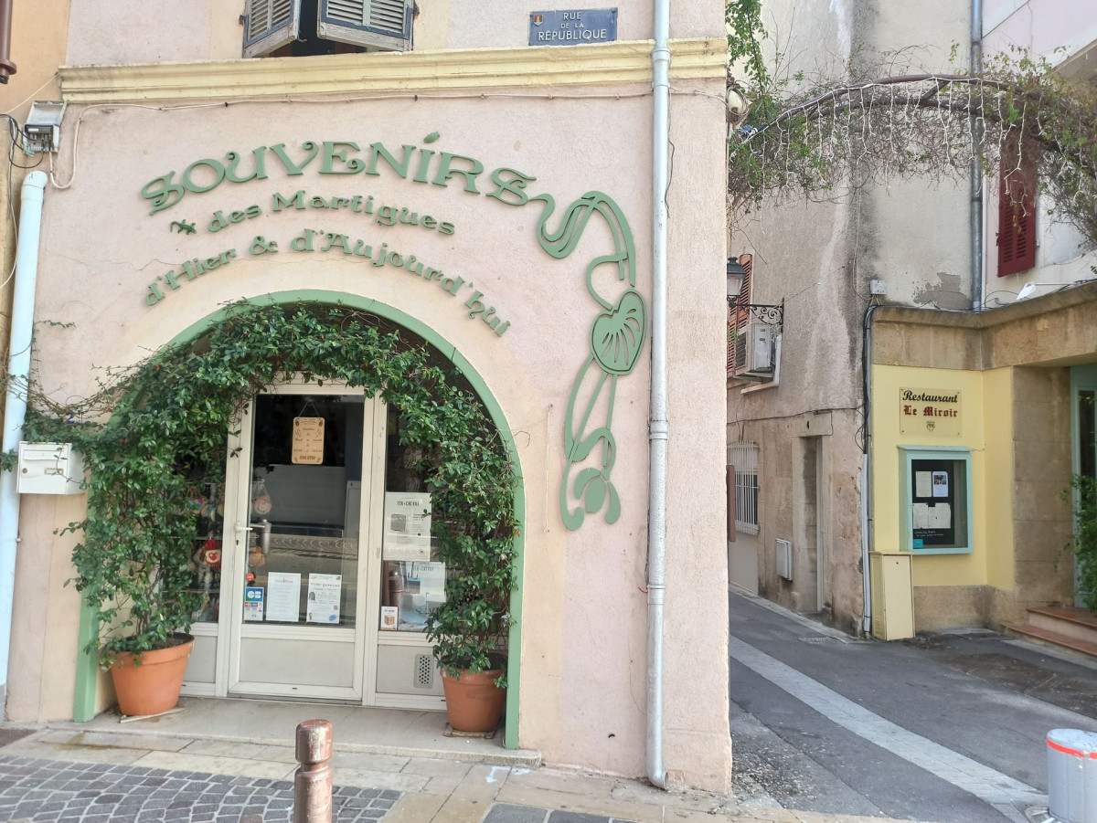 Souvenirs des Martigues d'hier et d'aujourd'hui_Martigues - © Otmartigues, Karim.K Souvenirs des Martigues d'hier et d'aujourd'hui_Martigues