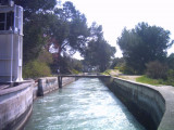 Le canal à sa sortie de l'aqueduc de Roquefavour