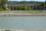 près de Charleval