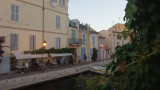 Restaurant beside the Miroir aux Oiseaux and along the Martigues canals, offering a serene, peaceful atmosphere—perfect for a relaxing getaway