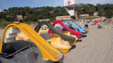 Pedal boat rentals on La Couronne beach, Martigues. Discounts and reduced rates are available for families when booking through the Tourist Office website.