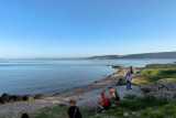Blick auf den Étang de Berre vom Die archäologische Stätte Tholon und der Wanderweg GR13, der durch das Zentrum von Martigues führt.
