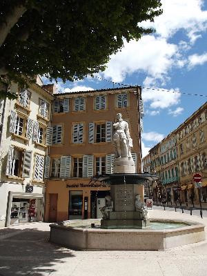 Bouches-du-Rhône en Paysages - Salon-de-Provence, au Clair des Fontaines
