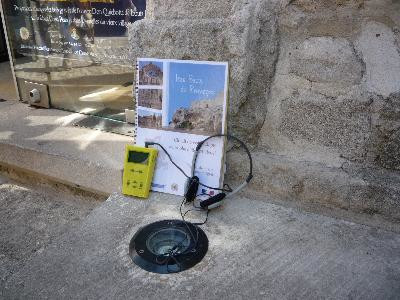 Sensory tour and e-walk in the city of Les Baux