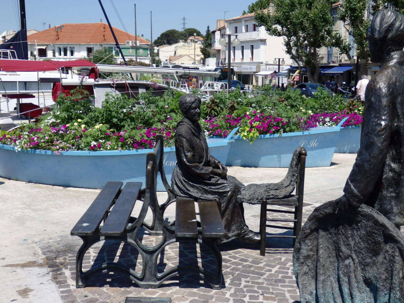 Statues de bronze Le pêcheur et la ramendeuse_Martigues