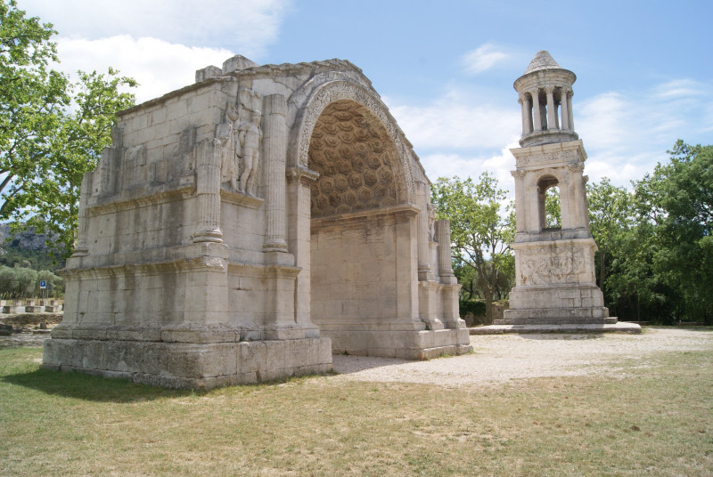 Les_Antiques_Mausolée_arc_de_triomphe_2