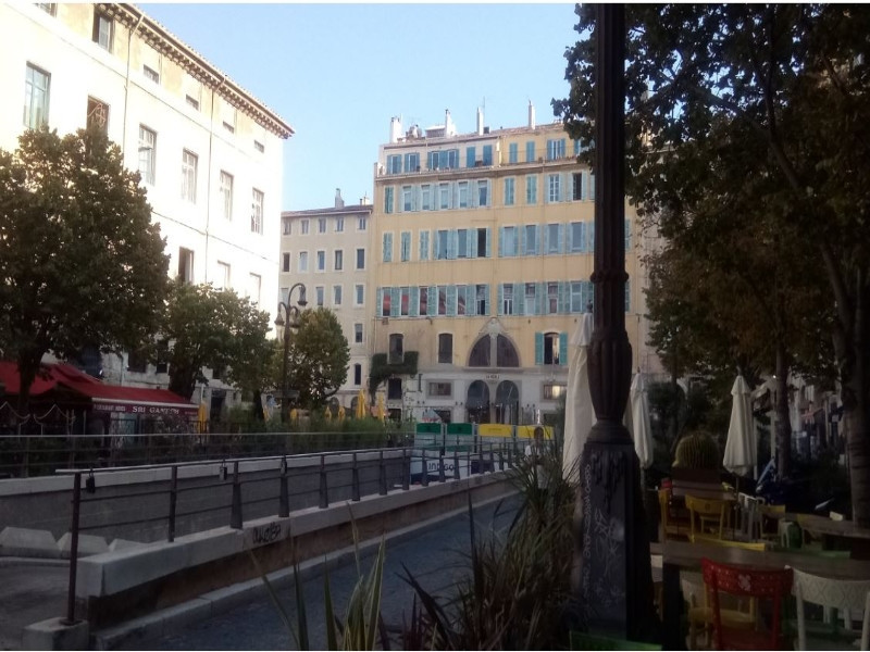 Place aux Huiles