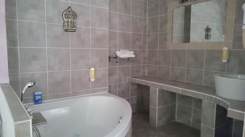 Hôtel 5 - © Leccia Claude, Hôtel 5 Hôtel 5