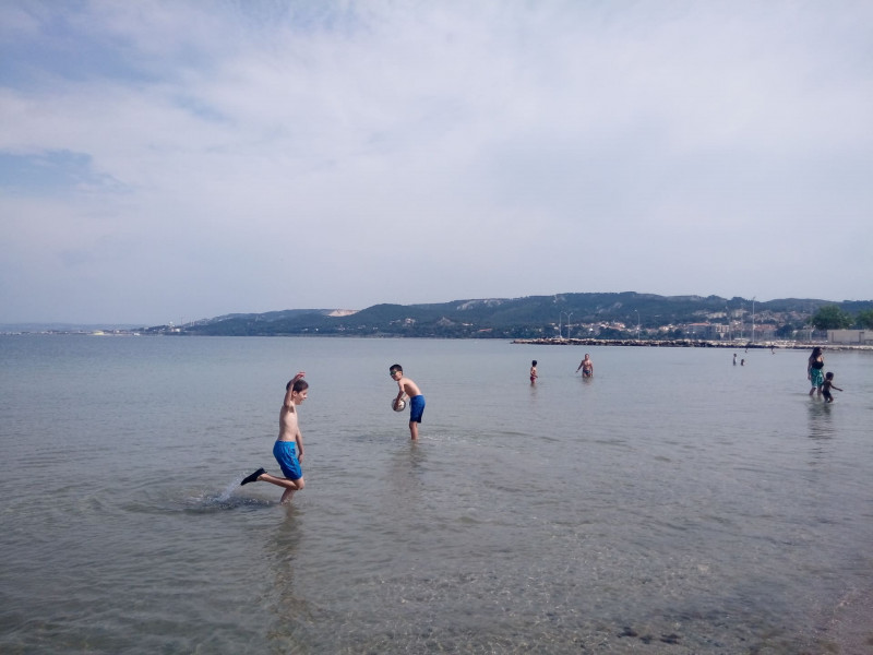 Playa de Ferrières (en el centro de la ciudad)_Martigues - © Otmartigues / Karim.K Playa de Ferrières (en el centro de la ciudad)_Martigues