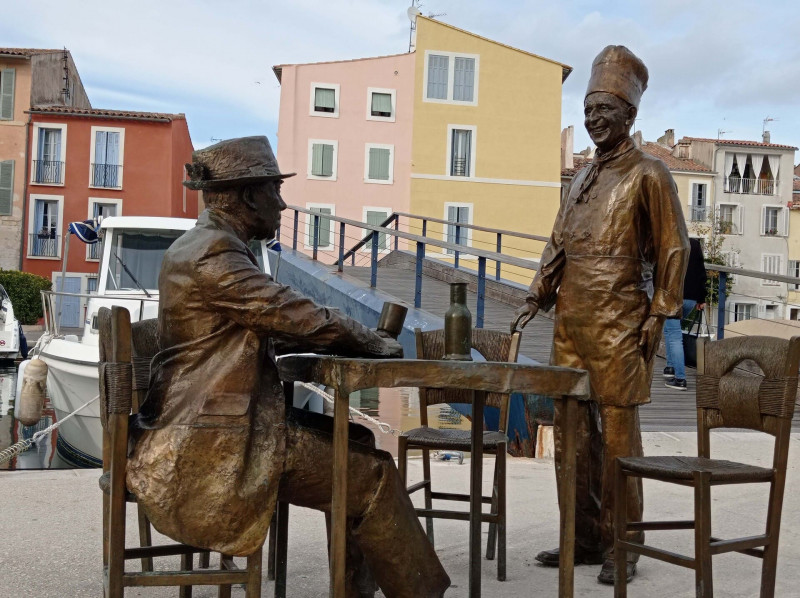 Estatua de bronce que representa a Fernandel y Bourvil_Martigues