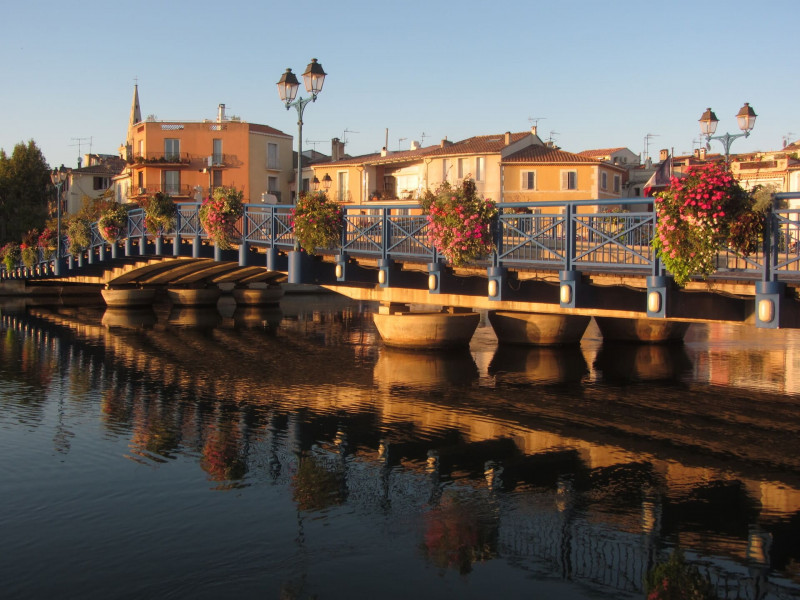 Ponts bleus de la passe Nord_Martigues - © Otmartigues / Karim.K Ponts bleus de la passe Nord_Martigues