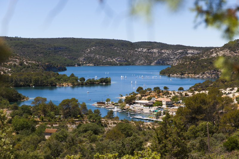 Ruta del Lago de Esparron de Verdon desde Gréoux-les-Bains
