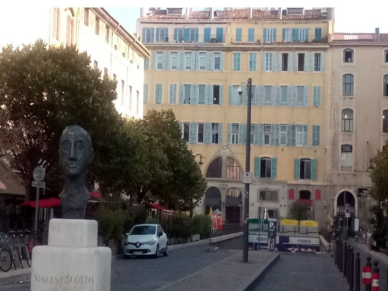 Place aux Huiles