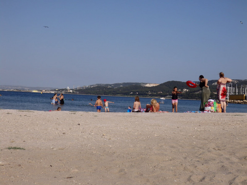 Ferrières Beach Downtown_Martigues - © Otmartigues / Myriam.F Ferrières Beach Downtown_Martigues