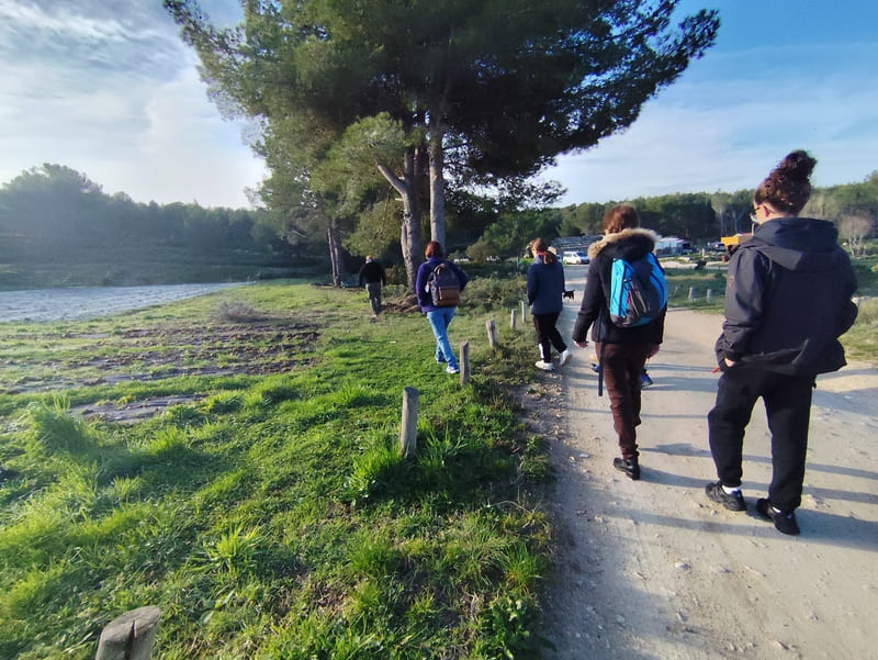 Nature walk through the farm's fields and the surrounding countryside in Martigues. A holiday close to nature and a wellness getaway in Martigues