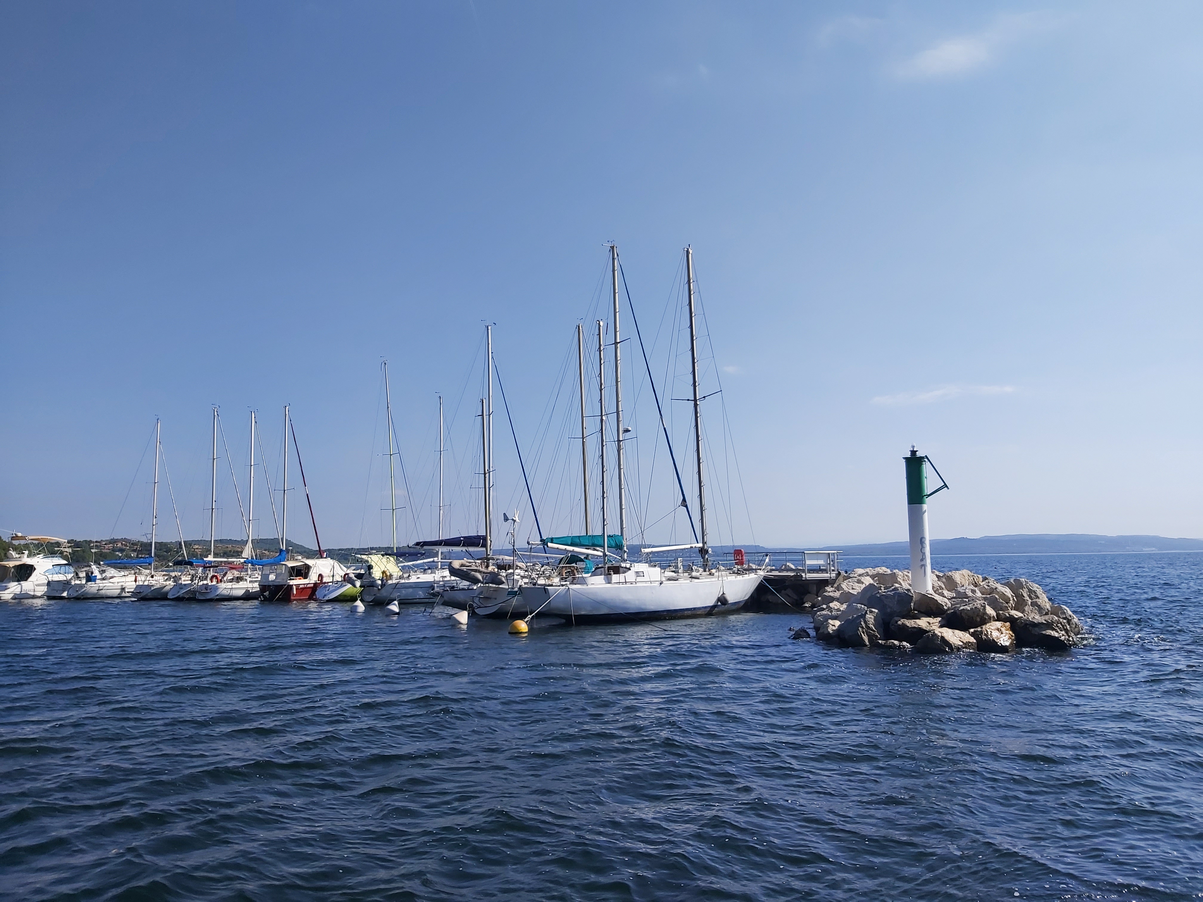 Bateaux sur la mer de l'étang de Berre ©otmartigues-victoriag - © Otmartigues - VictoriaG