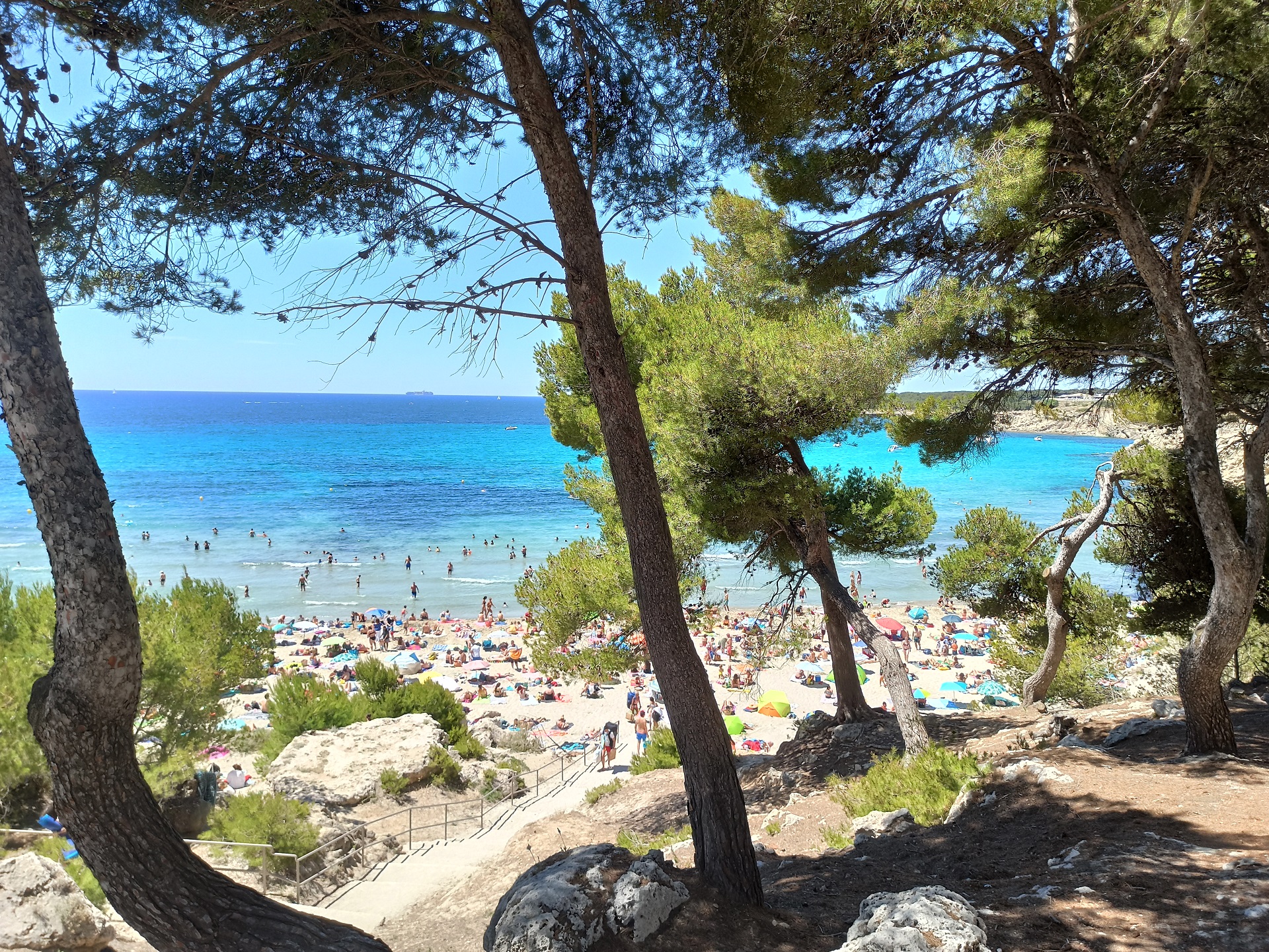 Les plages de Sainte-Croix et la Saulce, Martigues - © Otmartigues / KarimK