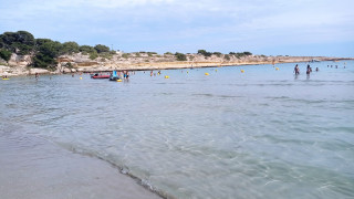 Le grand bain sur la plage de La Couronne_Martigues