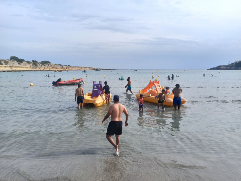 Location de bateau à pédales sur la plage_Martigues