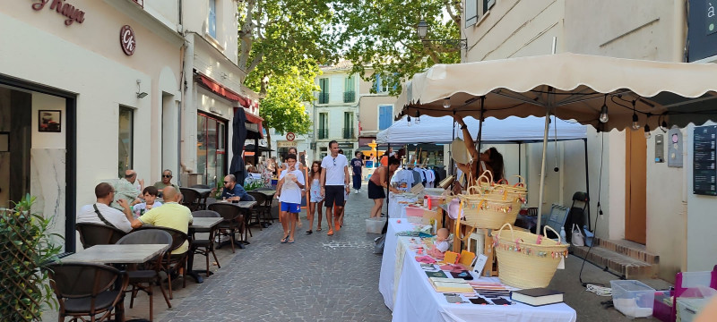 Nocturne der Händler in Martigues_Martigues