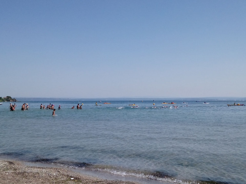 Baño navideño en la playa de Ferrières_Martigues