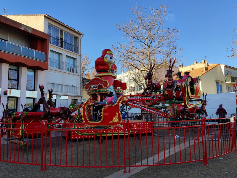 Les manèges, parades et jeux de Noël_Martigues