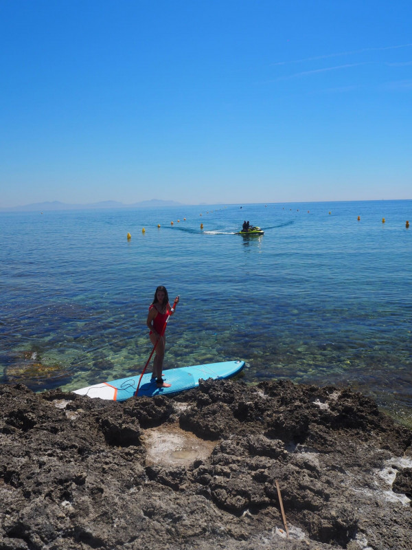 Alquiler de paddle en la playa_Martigues - © Otmartigues / EstelleB Alquiler de paddle en la playa_Martigues