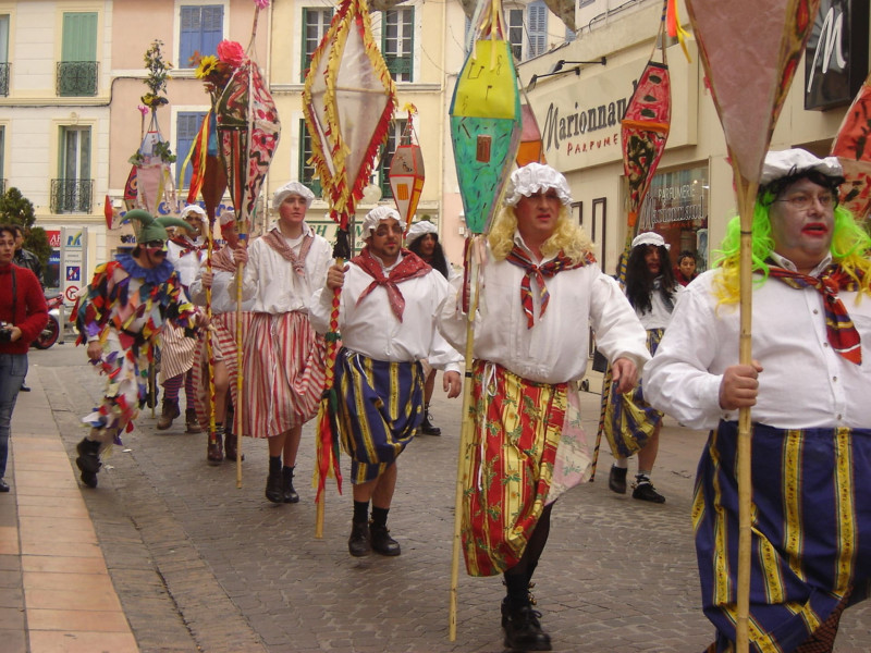 Lei Fieloua anime les rues de Jonquières_Martigues - © La Capouliero Lei Fieloua anime les rues de Jonquières_Martigues