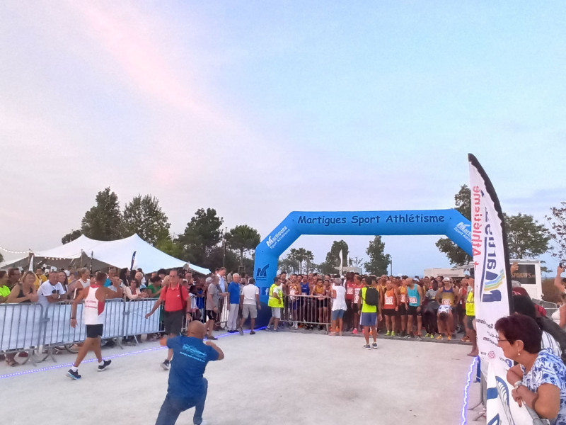 The night round of the blue bridges_Martigues - © Otmartigues, Karim.K The night round of the blue bridges_Martigues