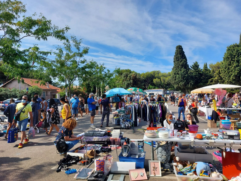 La Couronne flea market_Martigues - © Otmartigues, Victoria.G La Couronne flea market_Martigues