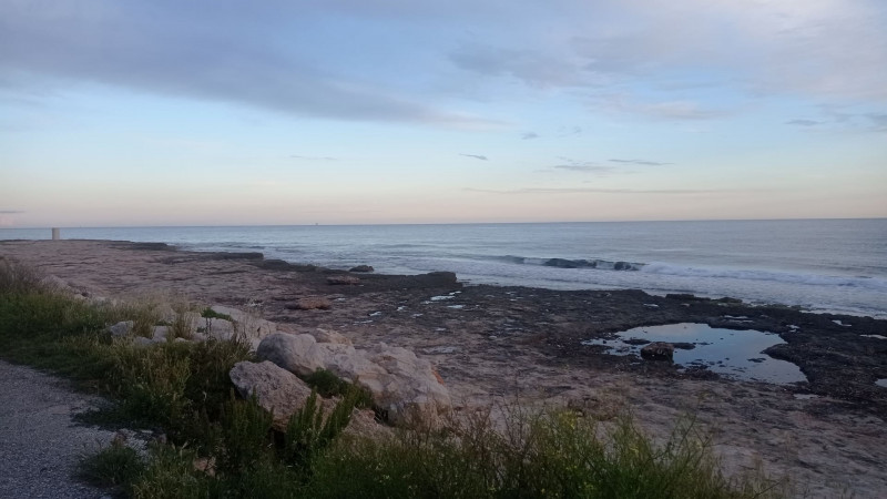 Eco-hiking and litter collection: take action for our coastline_Martigues
