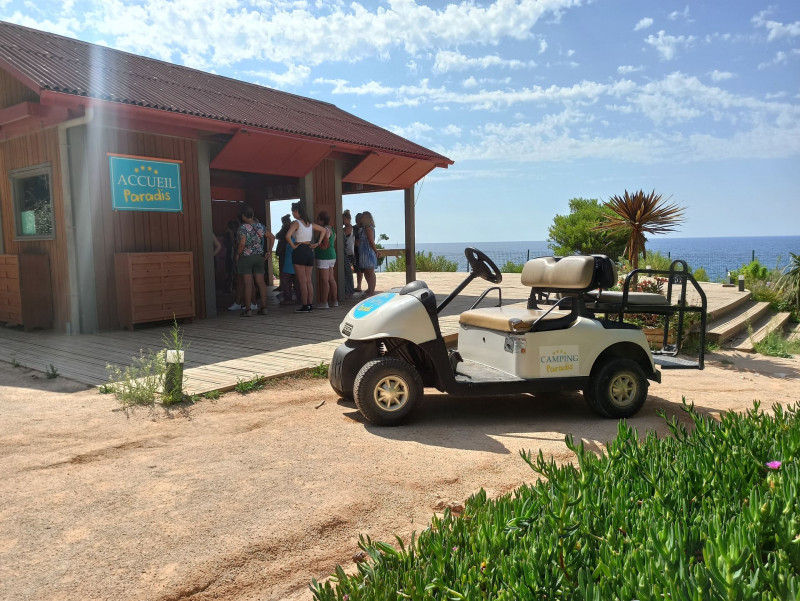 Camping Paradis, visite des décors de la série_Martigues