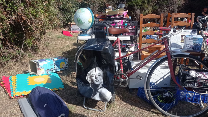 Flohmarkt des Rotary Martigues canal St-Sébastien_Martigues