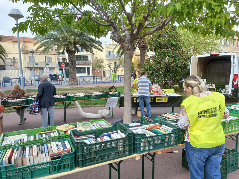 Foire aux livres par Amnesty International_Martigues - © Otmartigues / KarimK Foire aux livres par Amnesty International_Martigues