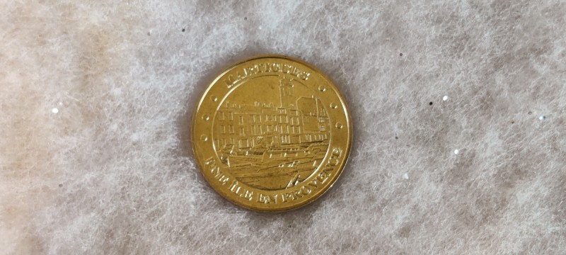 Tourist token, an island in Provence