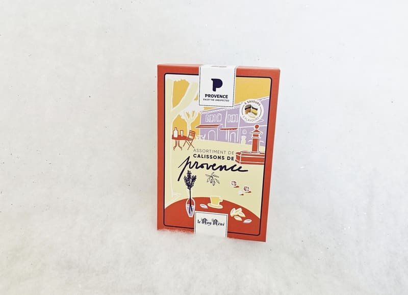 Caja de calissons de Aix-en-Provence con un elegante y original diseño provenzal. Disponible en la Oficina de Turismo de Martigues.