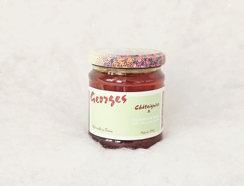 Tarro de 250 g de miel producida en Martigues por el apicultor Les Ruchers de Georges. Miel de castaño disponible cada otoño en la Oficina de Turismo de Martigues.