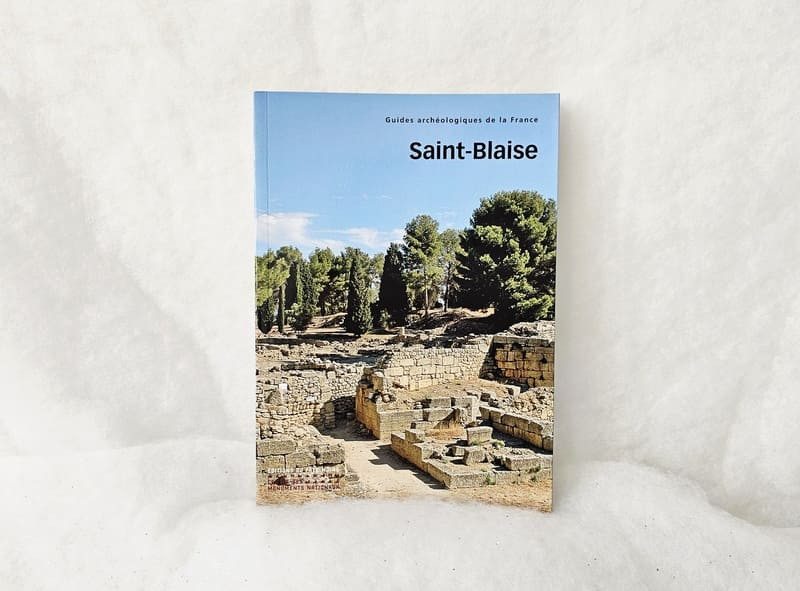 Inventory book of the archaeological excavations at the Saint-Blaise site near Martigues. An official guidebook is available for purchase at the Martigues Tourist Office.