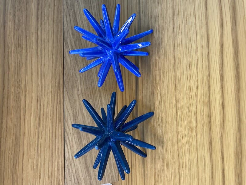 Oursin bleu roi et bleu en céramique