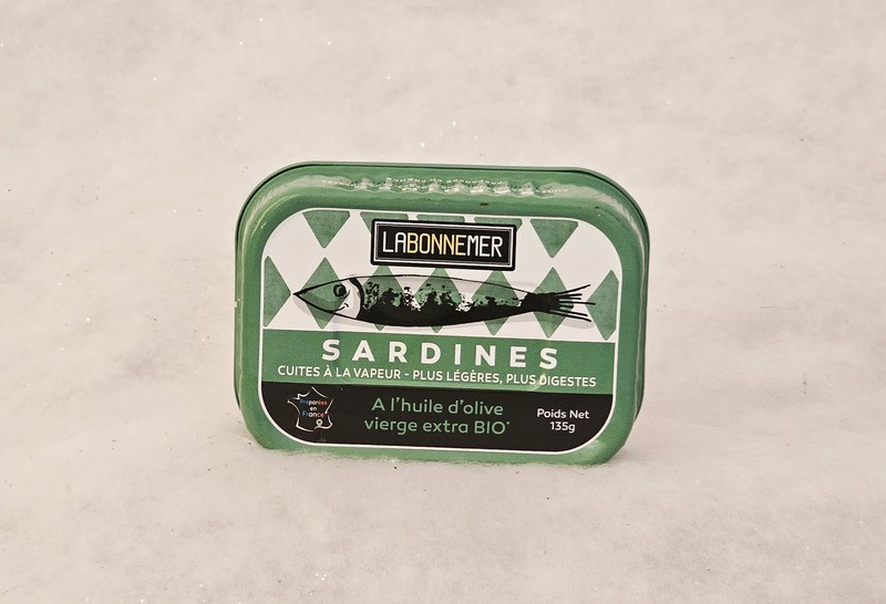 Sardinas ecológicas en aceite de oliva marca Ferrigno, colección Bonne Mer. De producción local, disponibles en la Oficina de Turismo de Martigues.