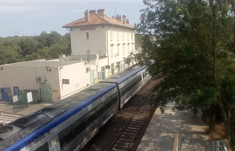 Côte Bleue train at Martigues station.