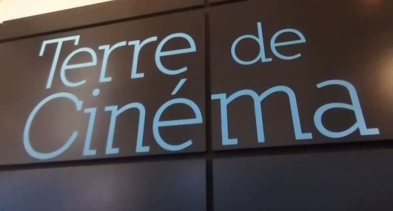 Besuch der Gnidzaz-Filmbibliothek in Martigues, um Filme und Serien zu entdecken, die im Laufe der Jahre in Martigues gedreht wurden.