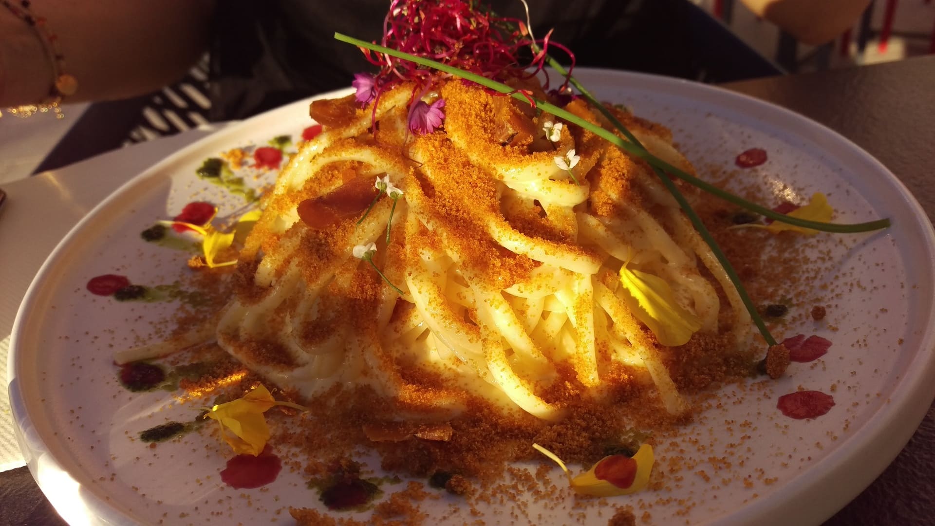 Pasta with bottarga, a traditional dish in Martigues served in restaurants. A strong salty taste and surprising flavors presented simply on a plate. - © Otmartigues / SergeT