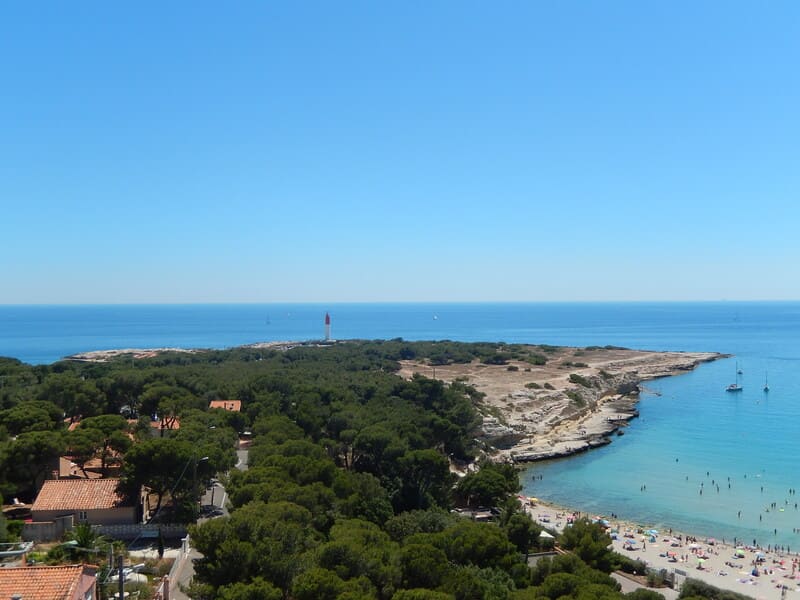  - © Otmartigues / CarolineN
