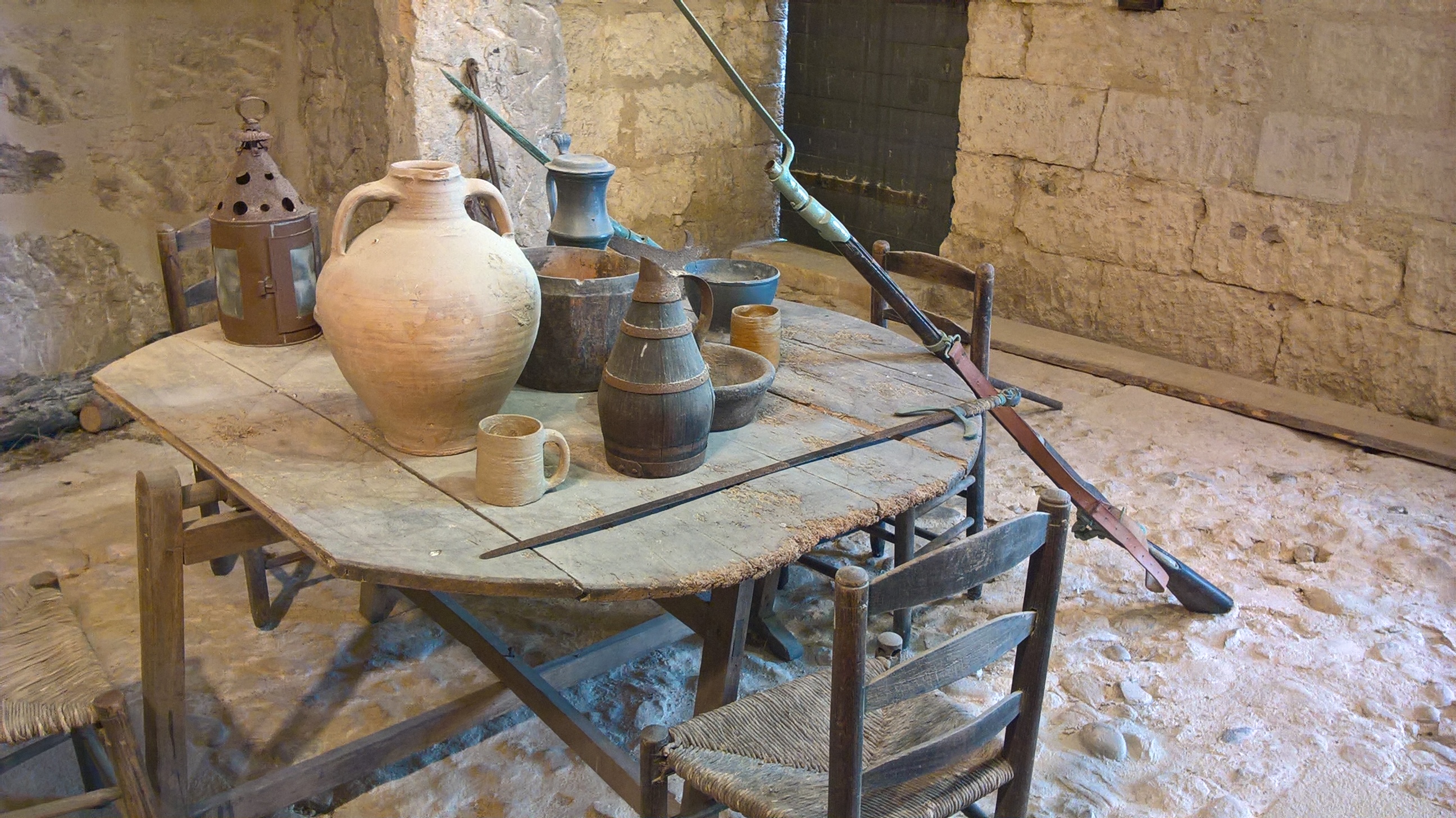 Guard room of the Fort de Bouc - © Otmartigues / MyriamF