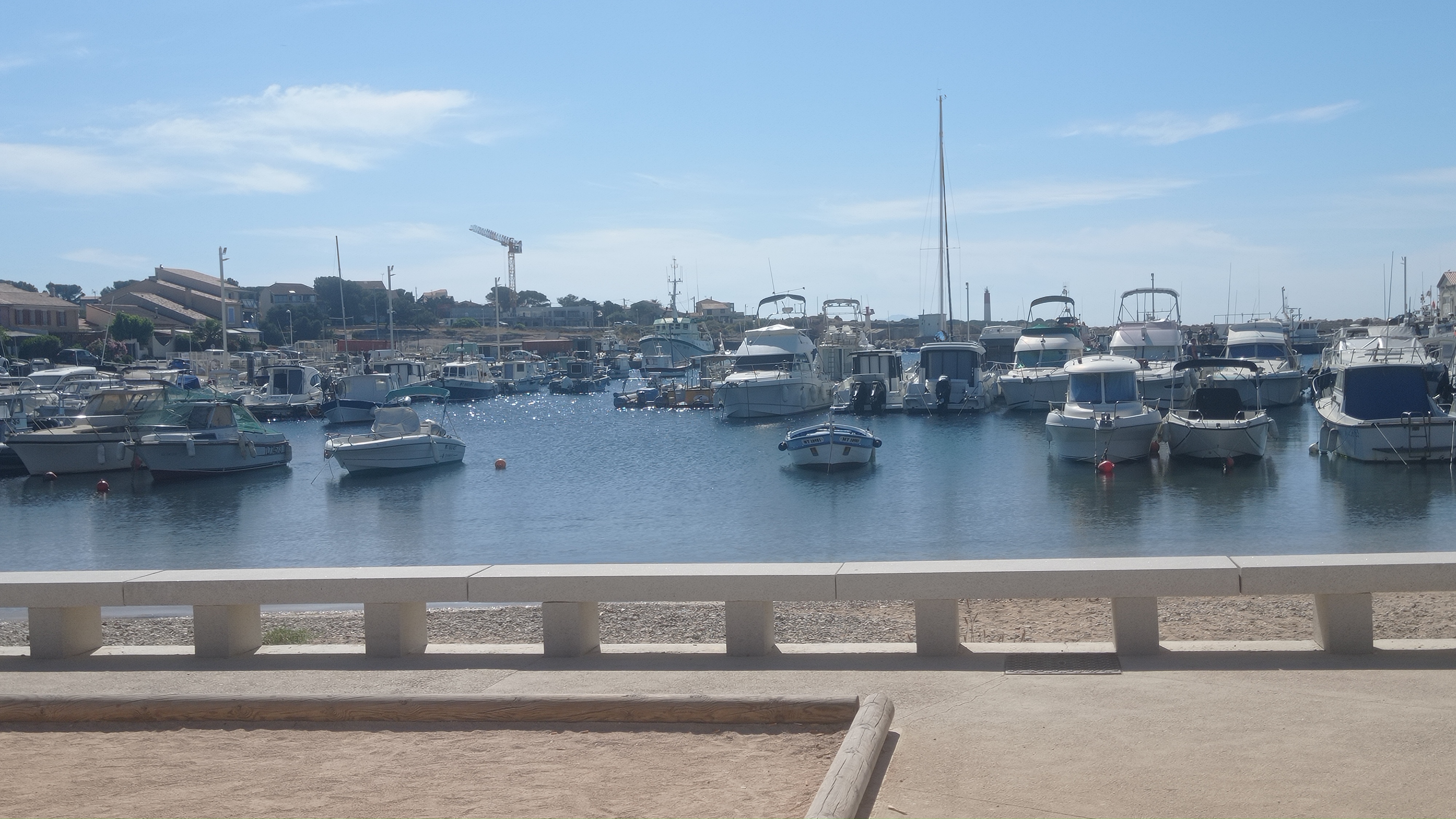 Sur le port de Carro à Martigues - © Otmartigues / MyriamF